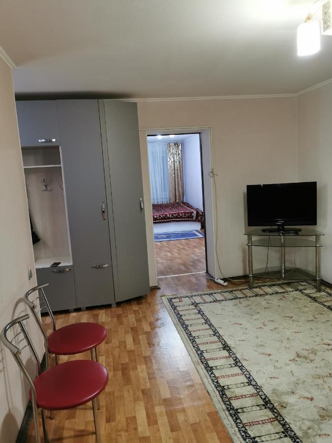 2 комн квартира в центре по Пушкина Костанай Экстерьер фото