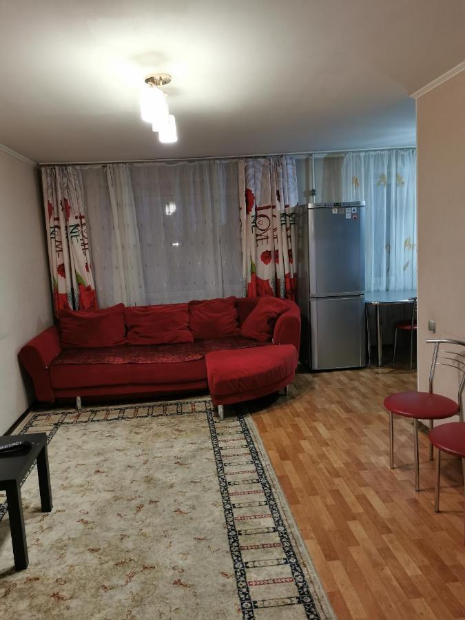 2 комн квартира в центре по Пушкина Костанай Экстерьер фото